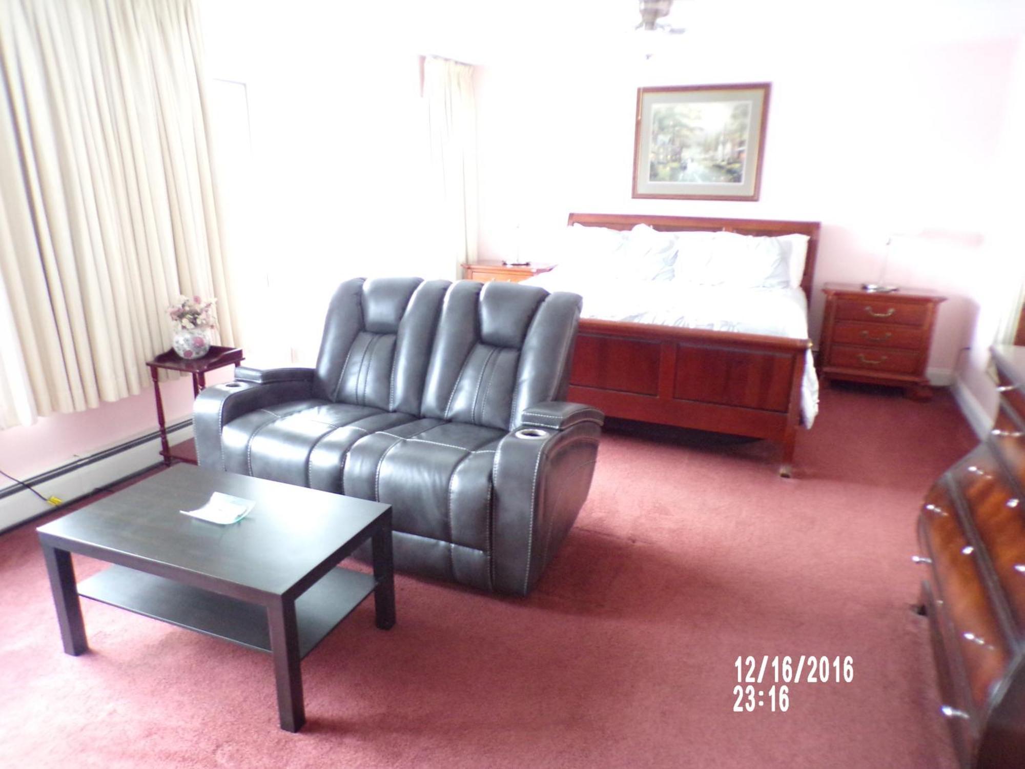 Longhouse Manor B&B ワトキンズ・グレン エクステリア 写真