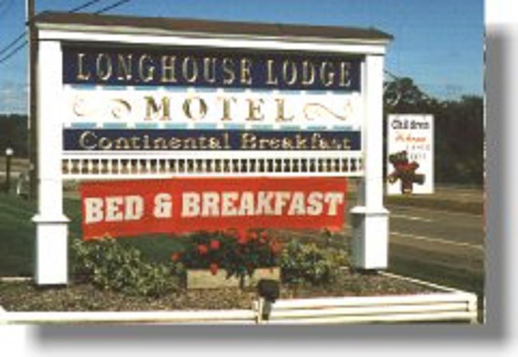 Longhouse Manor B&B ワトキンズ・グレン エクステリア 写真